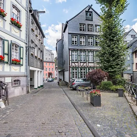 Monstay Ferienwohnung Am Roten Haus Dom wakacyjny