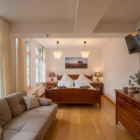 Dom wakacyjny Monstay Ferienwohnung Am Roten Haus
