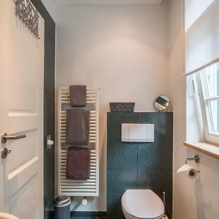 Monstay Ferienwohnung Am Roten Haus Dom wakacyjny *